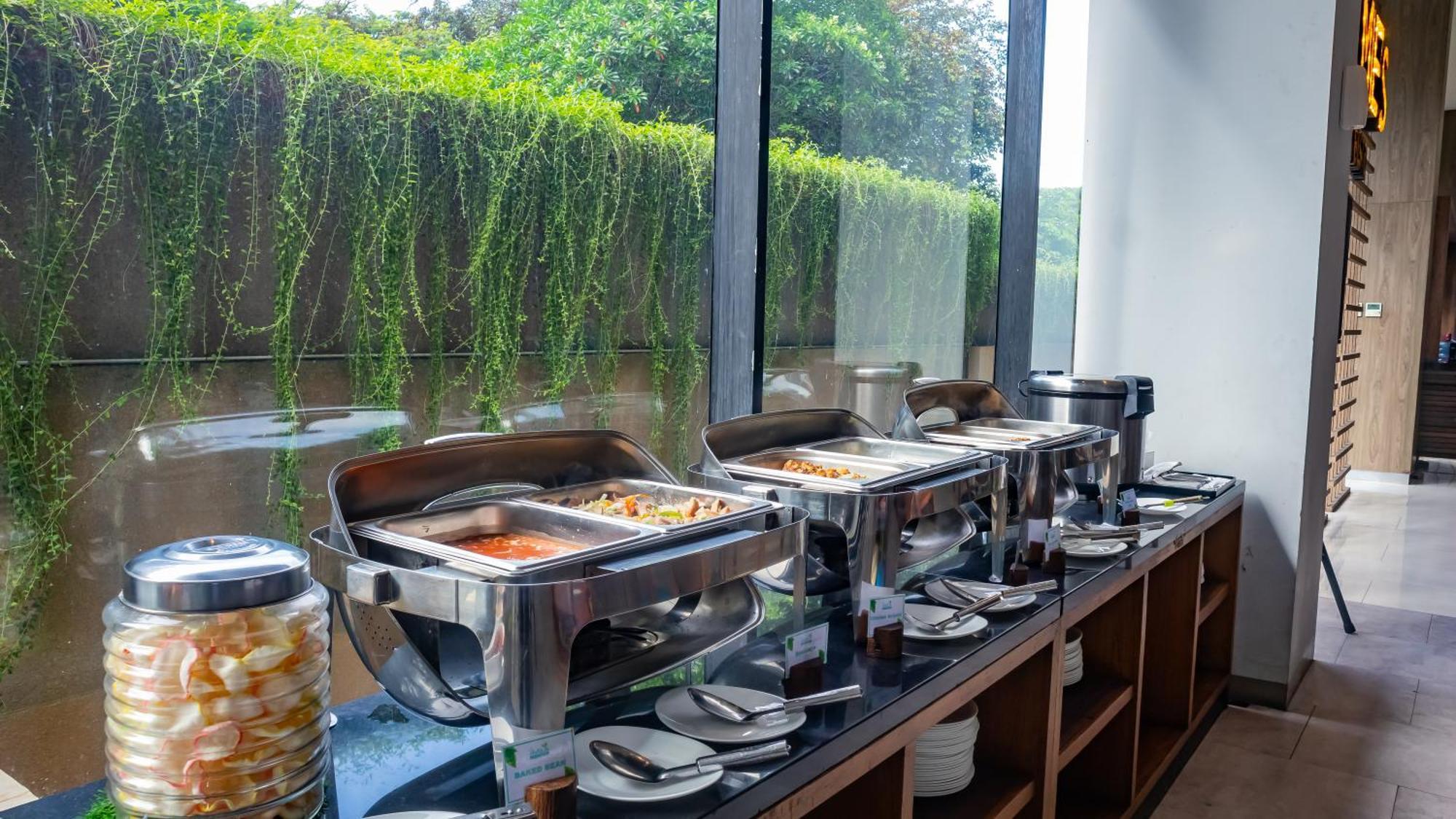 Hotel Ayola Lippo Cikarang Exteriér fotografie