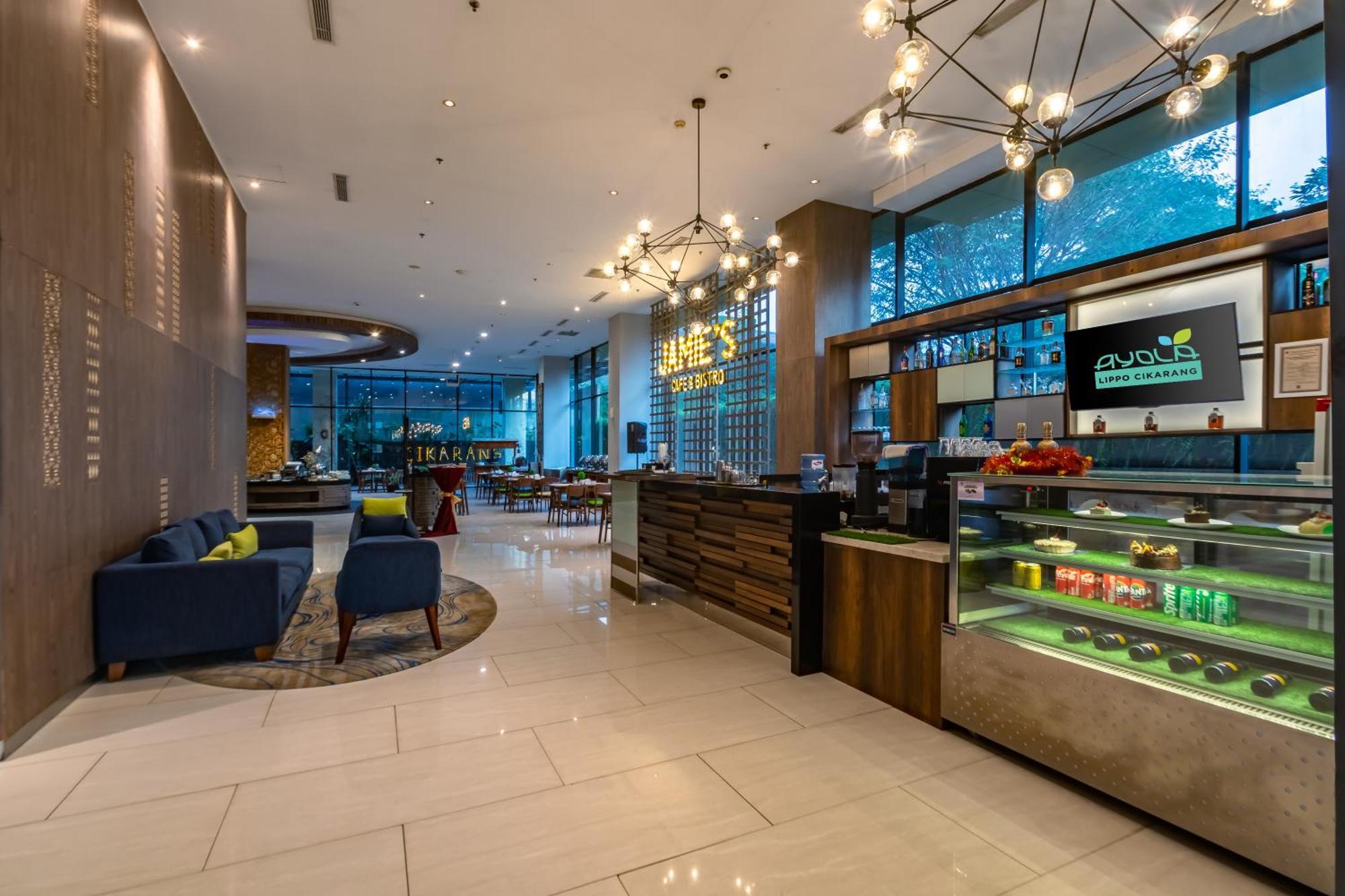 Hotel Ayola Lippo Cikarang Exteriér fotografie