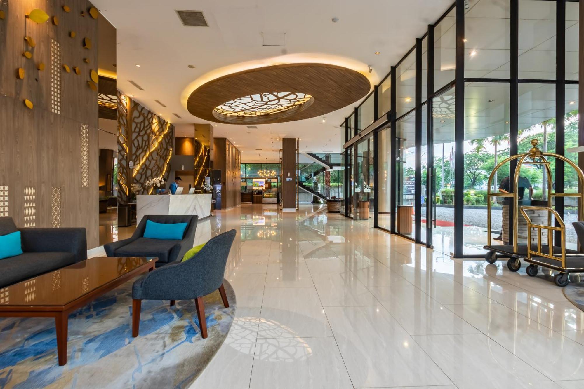 Hotel Ayola Lippo Cikarang Exteriér fotografie